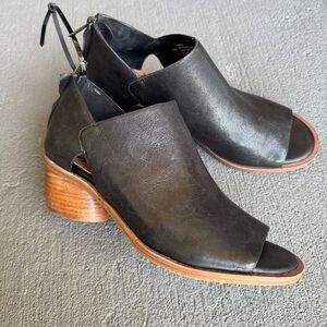 Sofft Carleigh Peep Toe Bootie Sz 8.5 Black